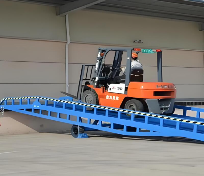 桃城移动式卸货平台（叉车用）